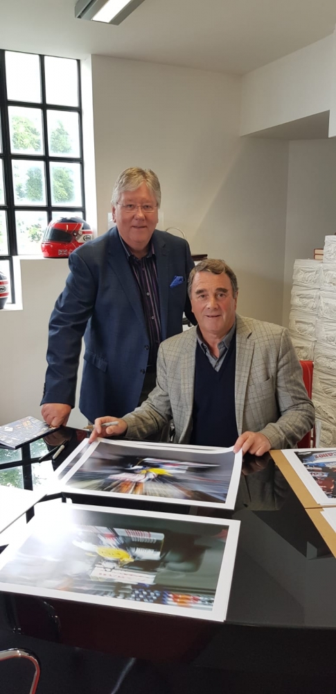 leveren Voetzool Bowling With Nigel Mansell in his office in Jersey Gallery | Automobilia-UK -  vintage petrol pumps, globes, signs, signage and general automobilia