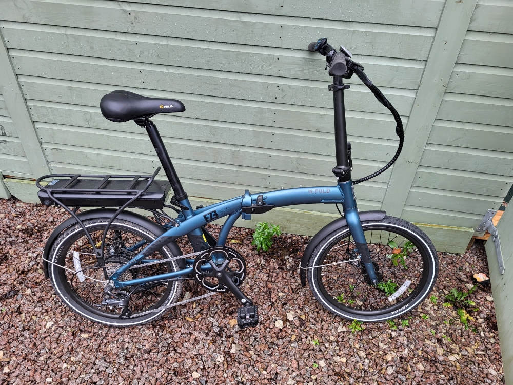 EZE GO Electric folding bike AS NEW £650 HALF NEW PRICE ! BARGAIN !