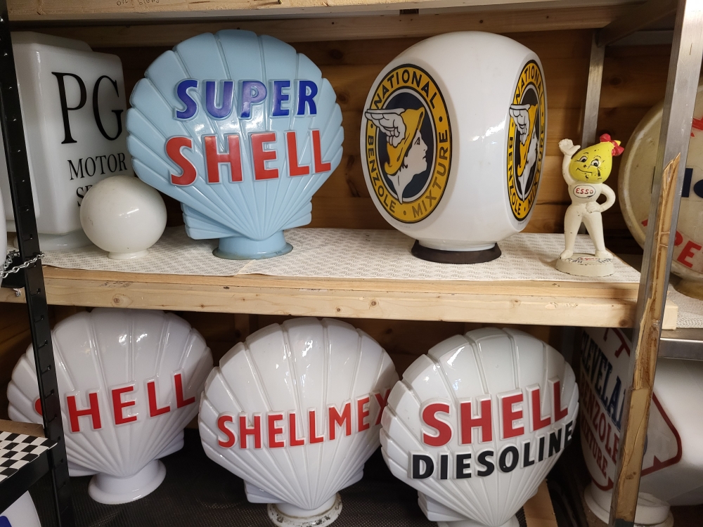 Benzole three sided ORIGINAL glass globe 