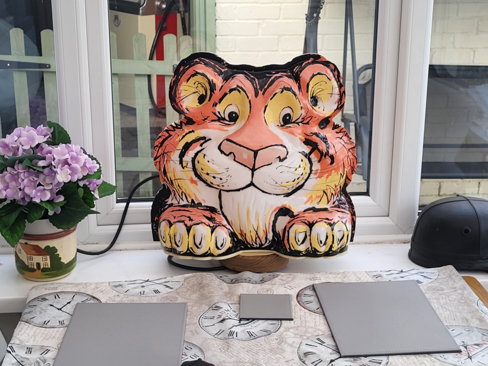 ESSO TIGER globe ORIGINAL Superb with oak base SOLD SOLD  